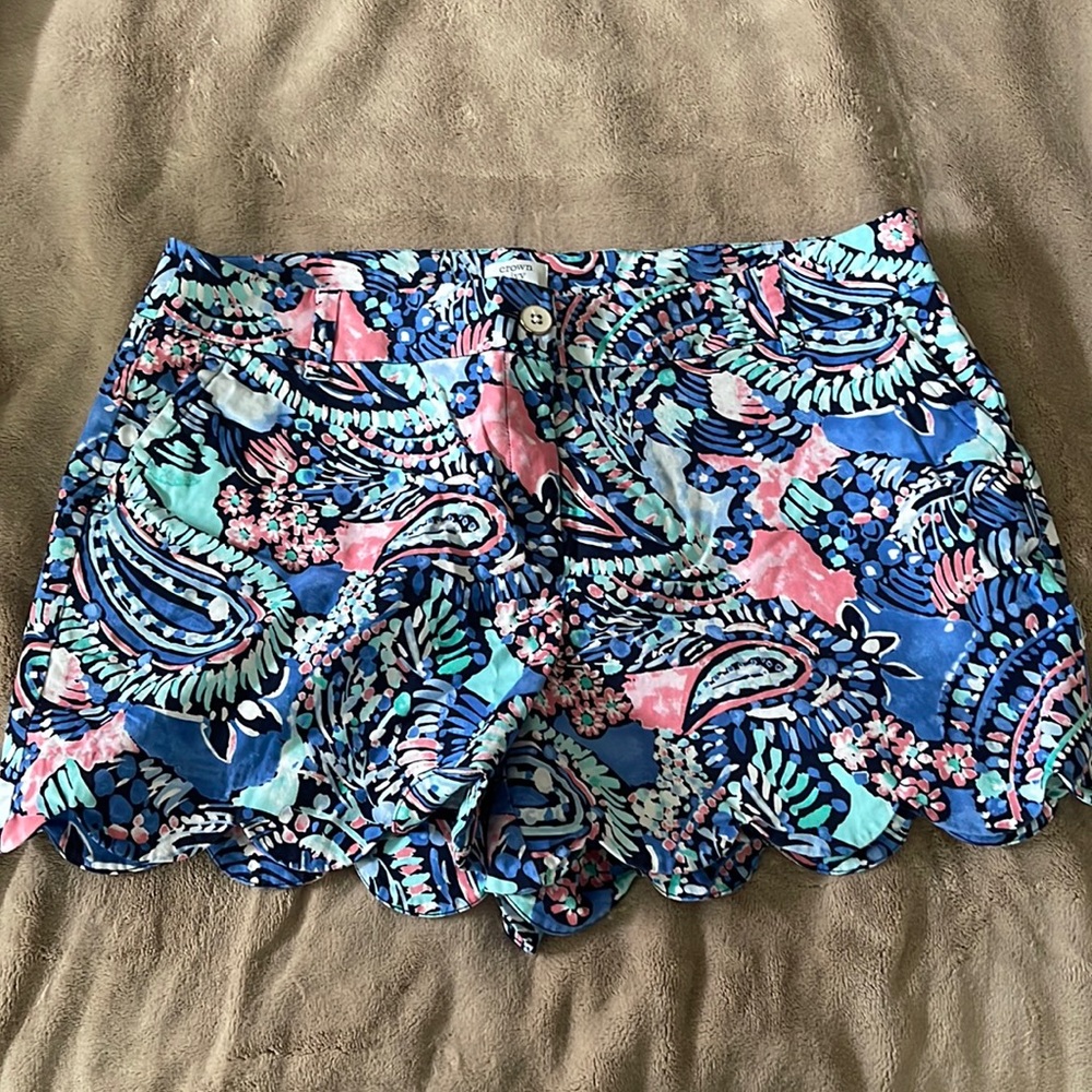 Crown and Ivy scalloped Shelby shorts size 16